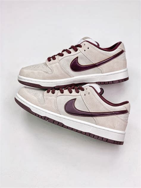 sb dunk low desert sand